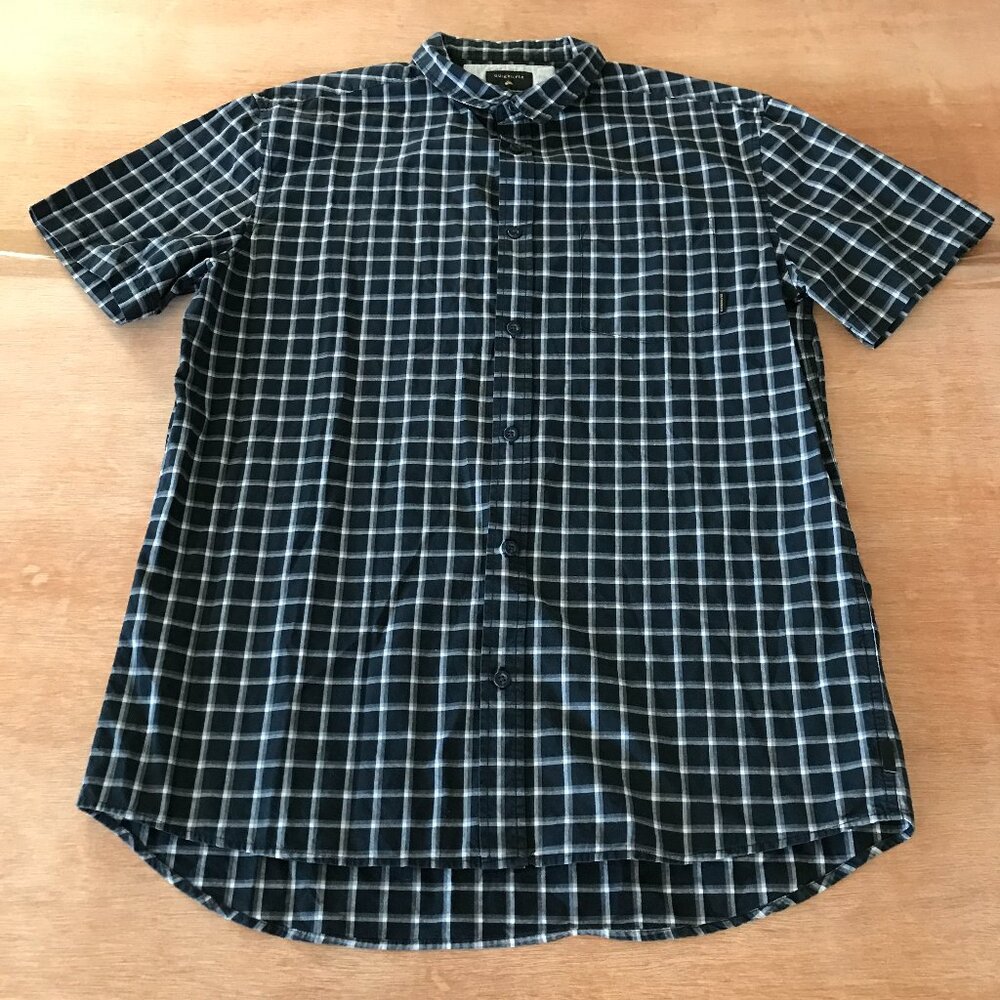 Quicksilver Modern Fit Shirt Men L Black Plaid Button Up Pocket Short Sleeve